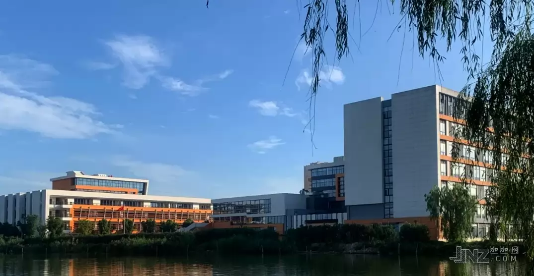 苏州市吴江区滨之湖实验学校