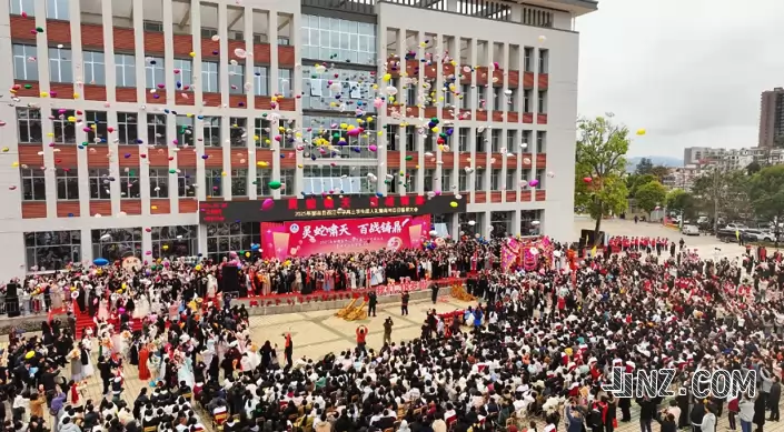 郁南县西江中学