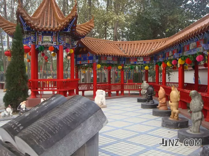 新乡市专家树人小学