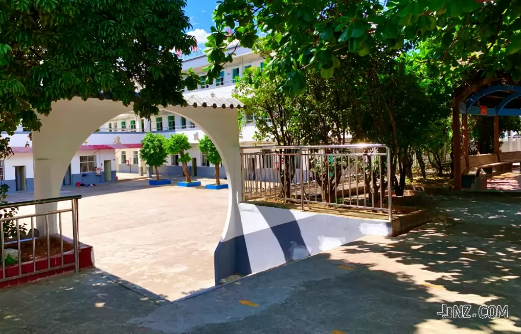 东莞市凤岗明华学校4