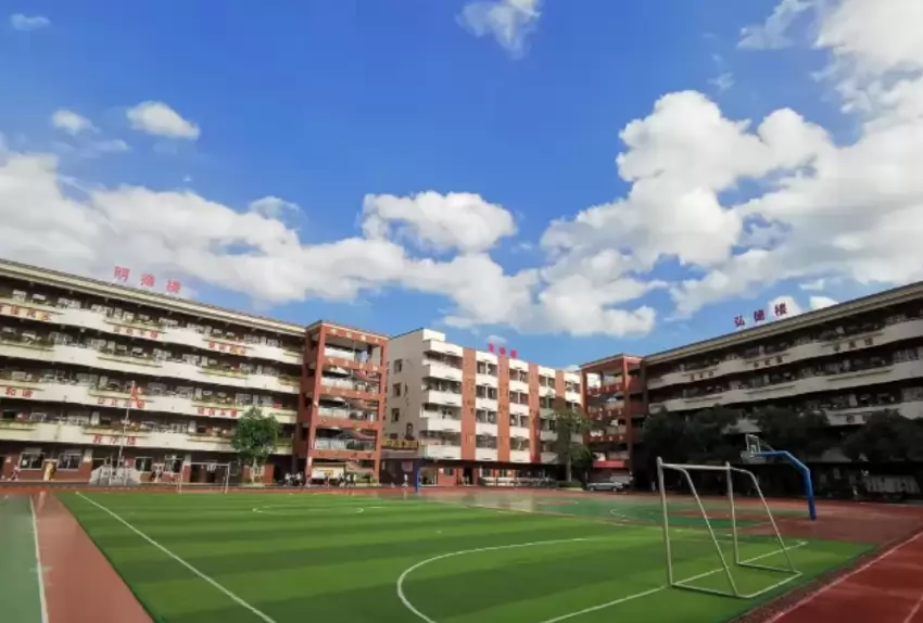 东莞市黄江育英小学