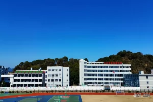 台州市育英中学收费标准(学费+住宿费)
