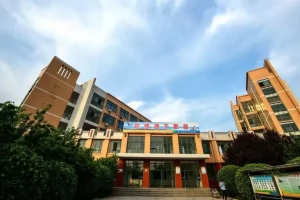 新乡市新一实验学校收费标准(学费+住宿费)